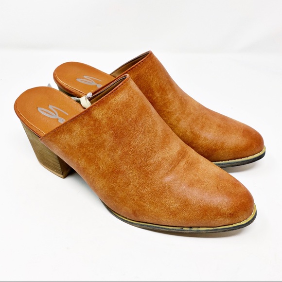 Seven 7 Pointed Mules - Picture 2 of 4